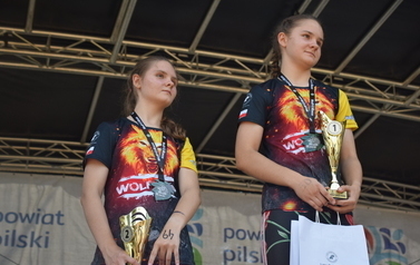 1 (18)