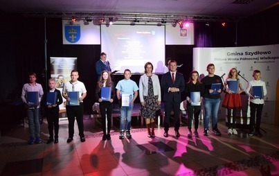 Zdjęcie do Stypendia trafiły do uczni&oacute;w naszych szk&oacute;ł