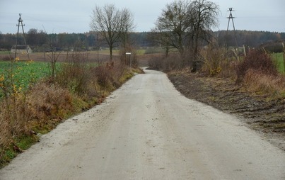 Zdjęcie do Mamy kolejną wyremontowaną drogę śr&oacute;dpolną