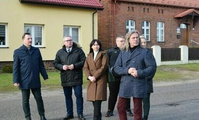 Zdjęcie do Wizyta Członka Zarządu Wojew&oacute;dztwa Wielkopolskiego w R&oacute;ży Wielkiej